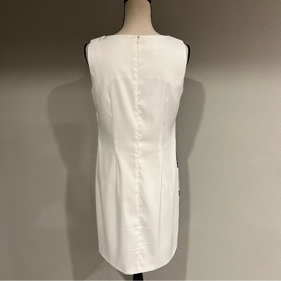 Sleeveless floral knee length dress - Picture 7 of 14